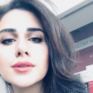 Meet your Posher, Marie